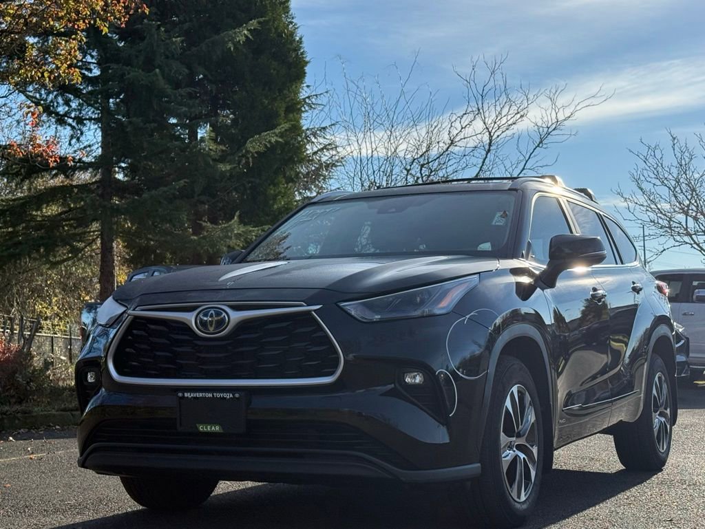 Used 2023 Toyota Highlander XLE