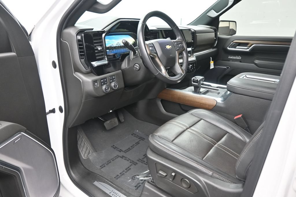 Used 2022 Chevrolet Silverado 1500 High Country w/ High Country Premium Package AWD/4WD image 11