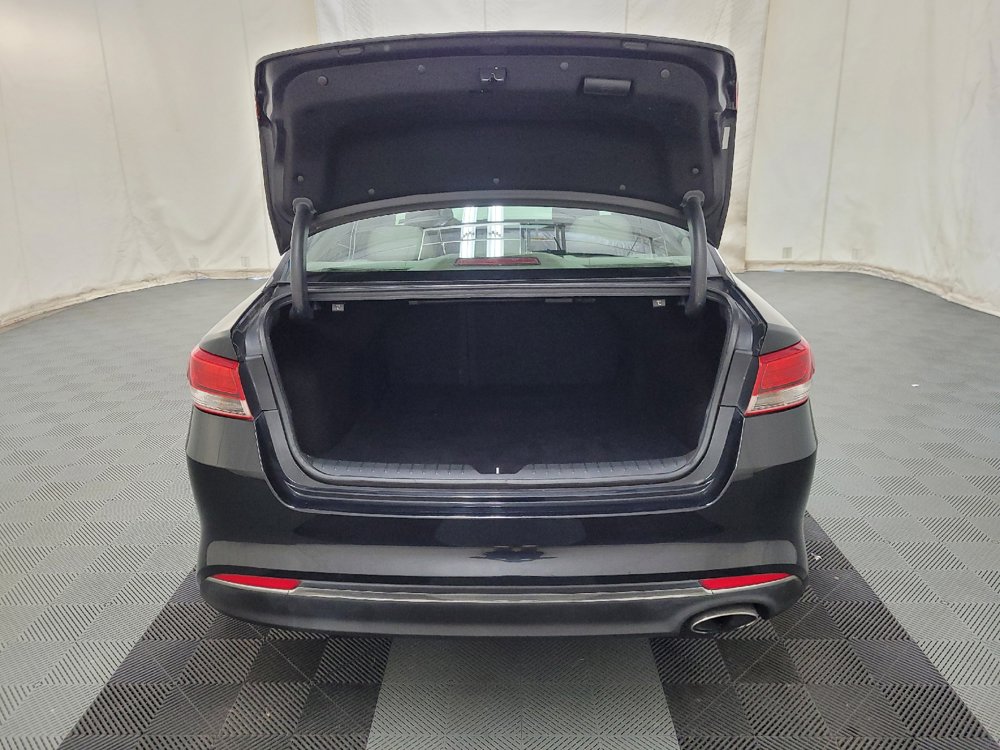 Used 2017 Kia Optima LX FWD image 29