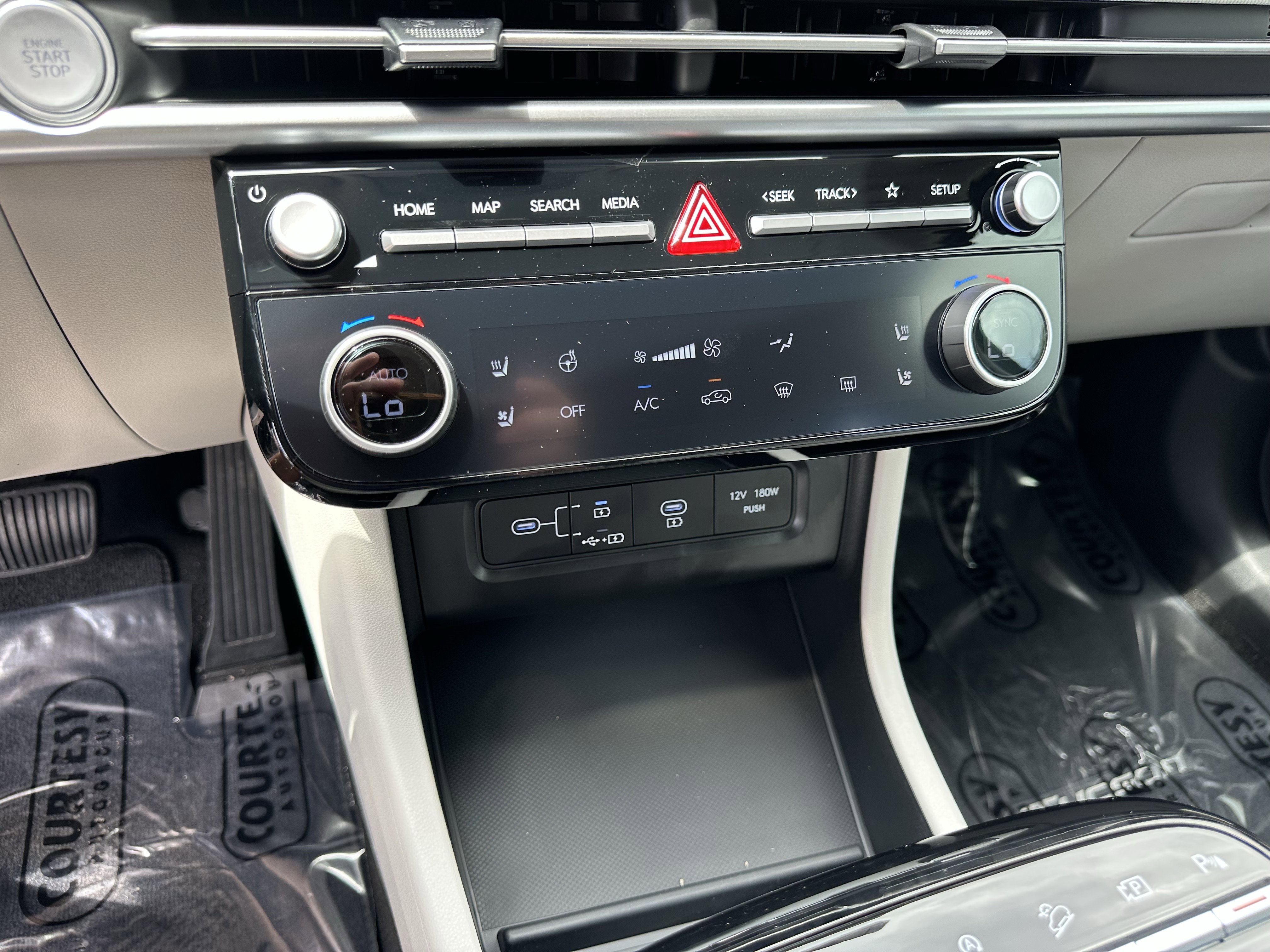 New 2026 Hyundai Tucson Limited FWD image 24
