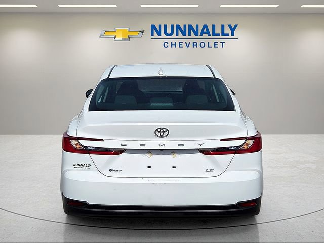 Used 2025 Toyota Camry LE image 4