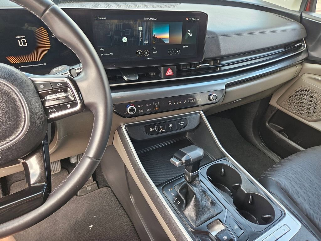 Used 2025 Kia Carnival image 20