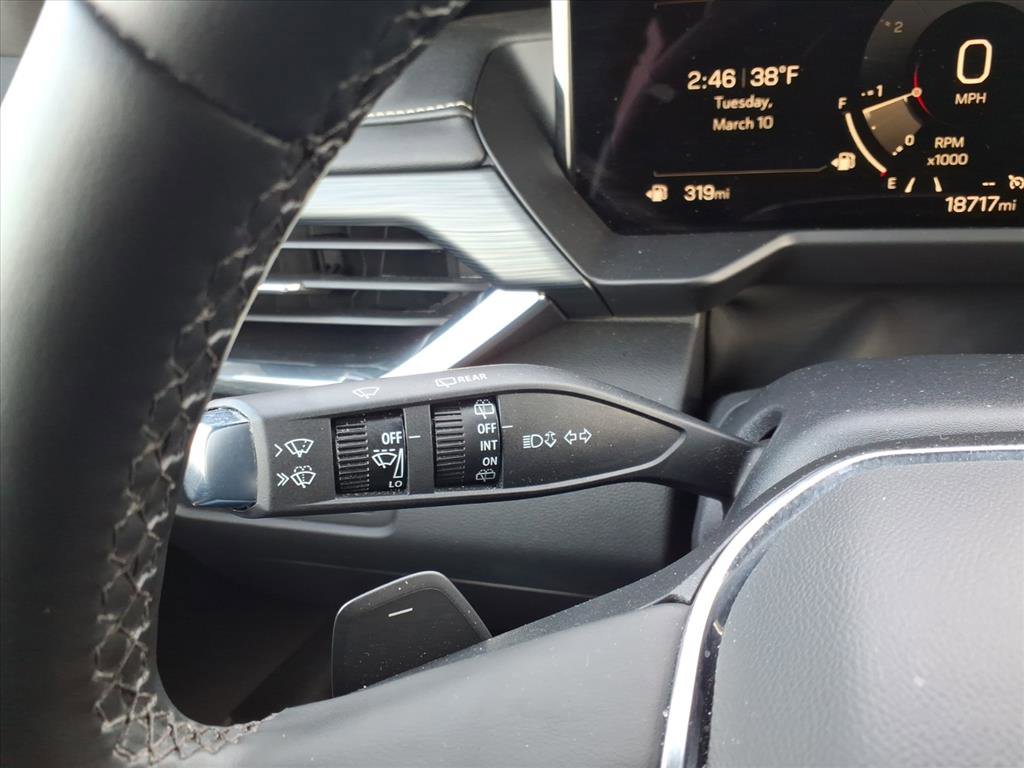 Used 2025 GMC Acadia Elevation image 24