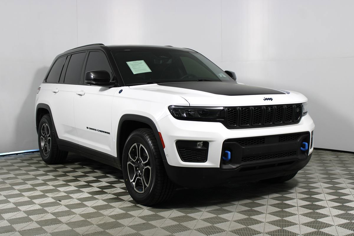 Used 2022 Jeep Grand Cherokee Trailhawk w/ Advanced Protech Group II AWD/4WD image 41