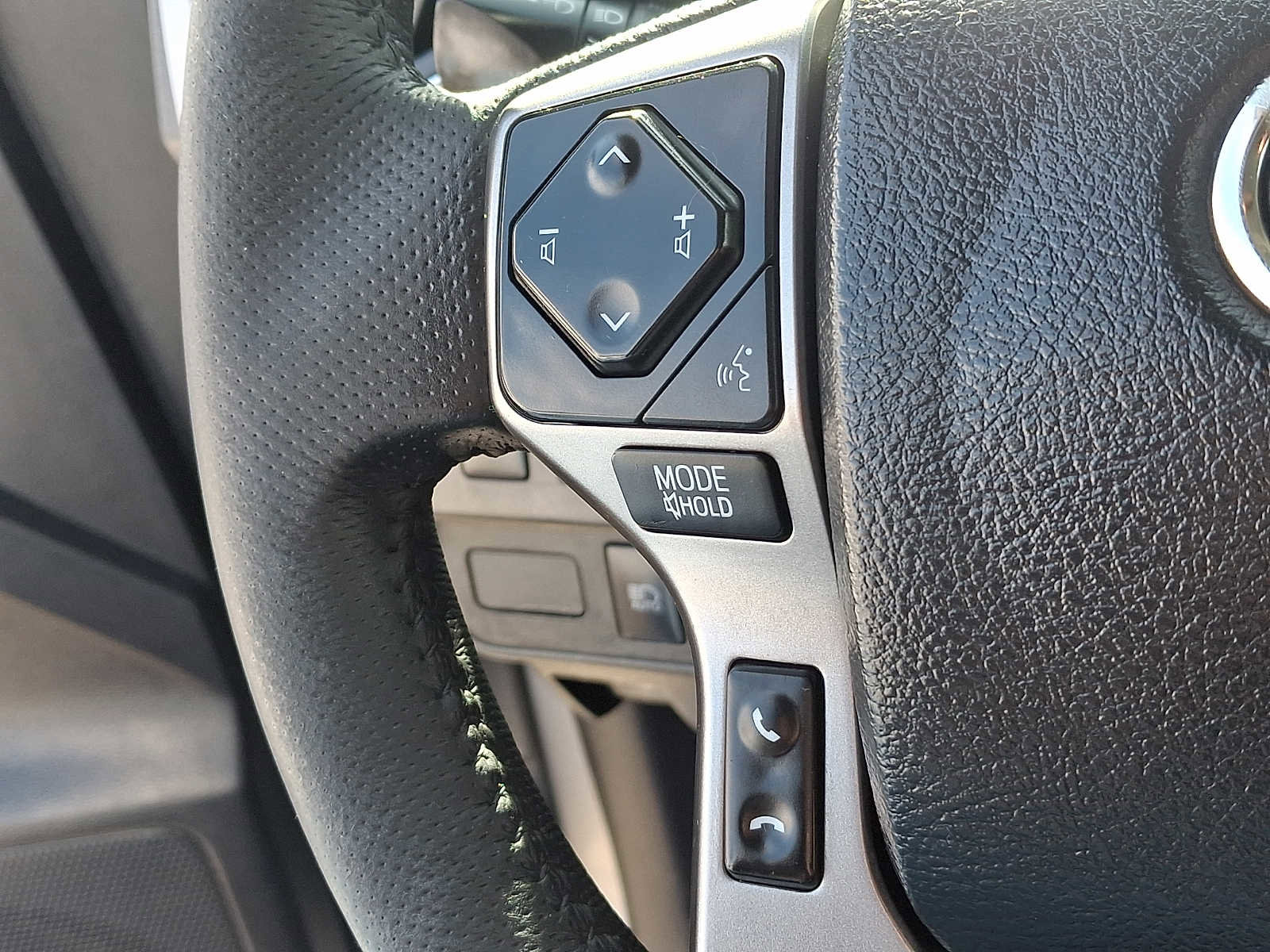 Certified 2020 Toyota Tacoma SR5 w/ SR5 Appearance Package (SM) image 23