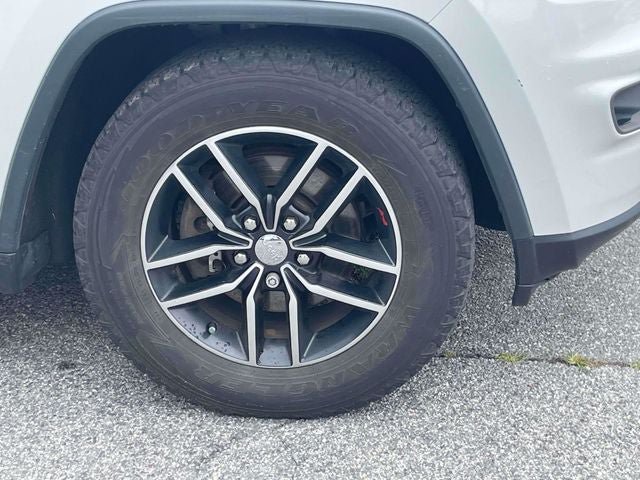 Used 2017 Jeep Grand Cherokee Trailhawk AWD/4WD image 11