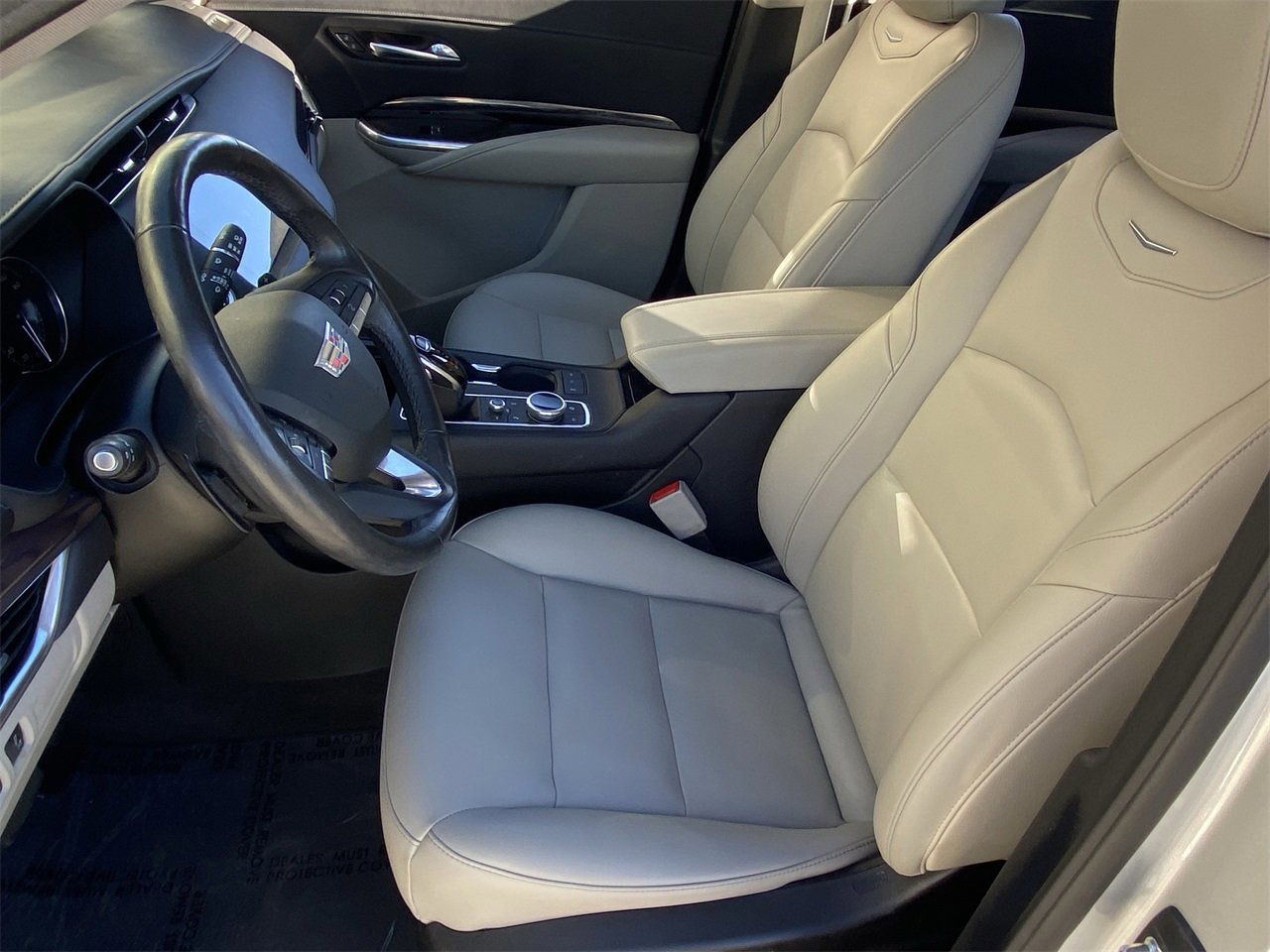 Used 2021 Cadillac XT4 Luxury w/ Cold Weather Package image 20