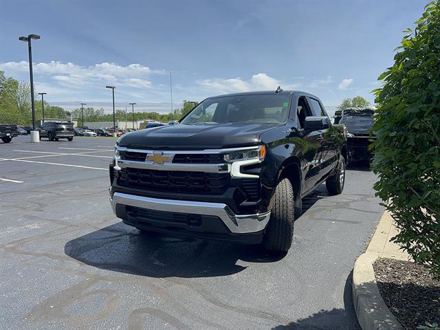Used 2024 Chevrolet Silverado 1500 LT AWD/4WD image 4