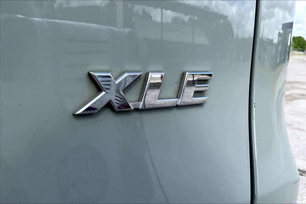 Used 2021 Toyota RAV4 XLE image 24
