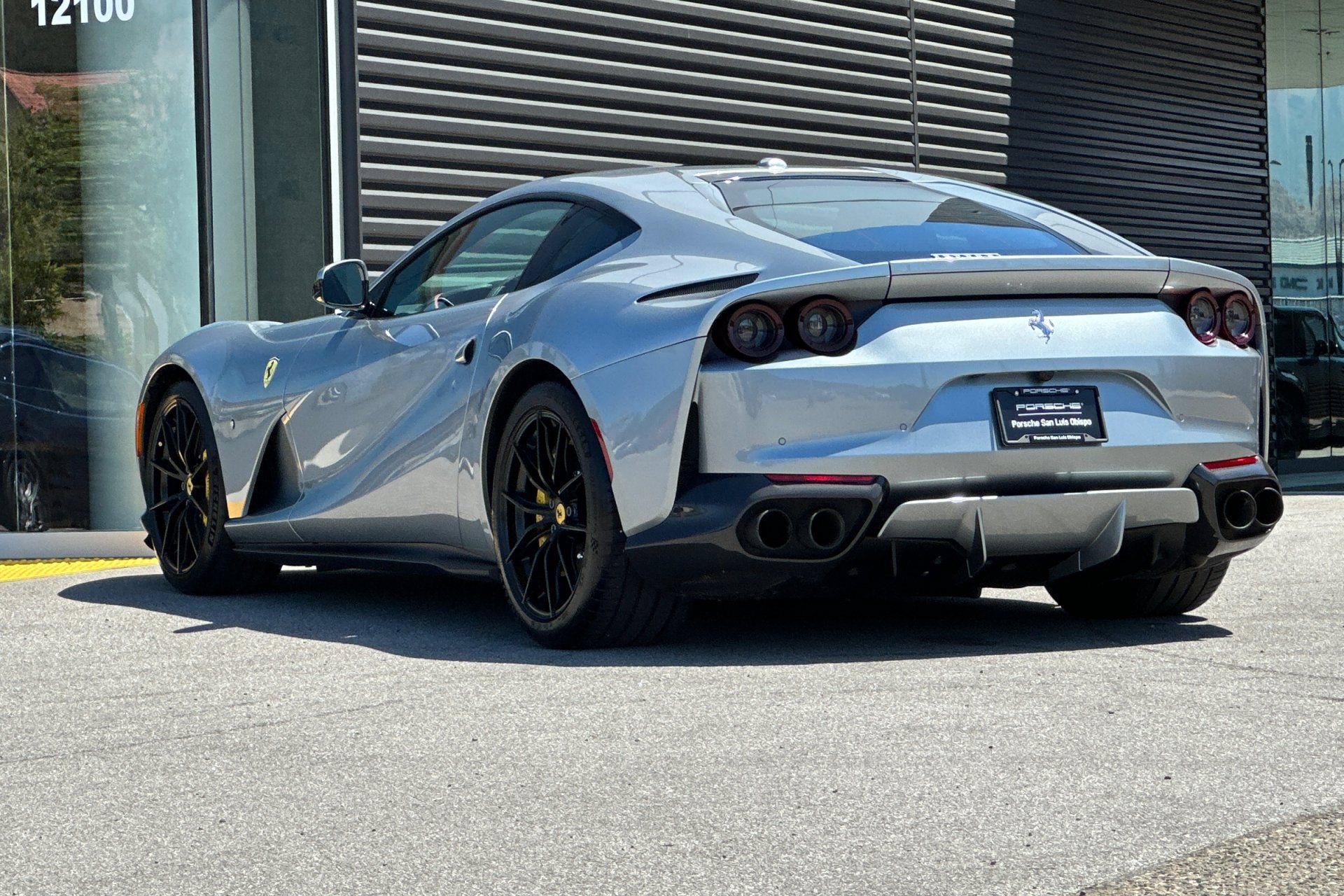 Used 2018 Ferrari 812 Superfast RWD image 3
