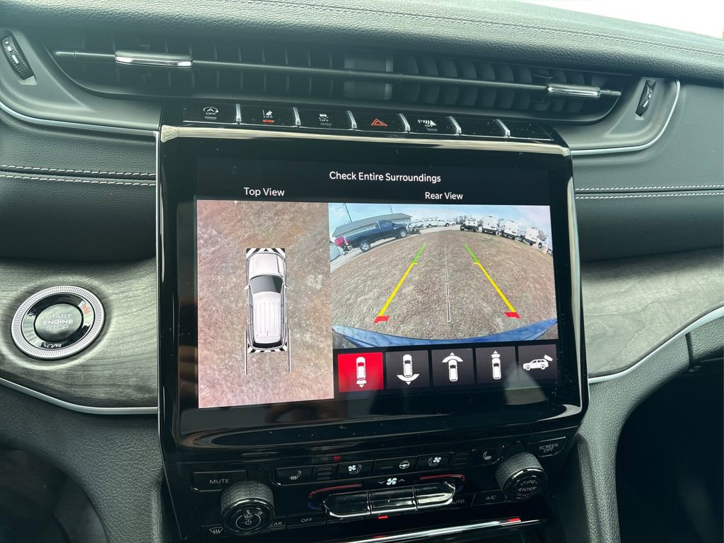 Used 2024 Jeep Grand Cherokee Limited w/ Luxury Tech Group II image 26