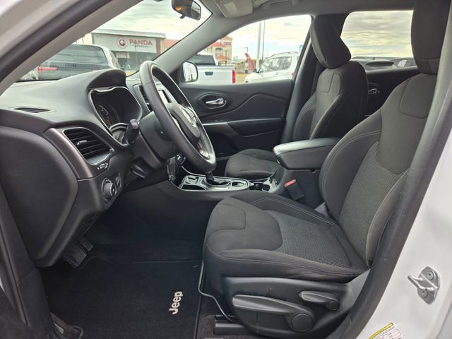 Used 2019 Jeep Cherokee Latitude w/ Popular Appearance Group image 3