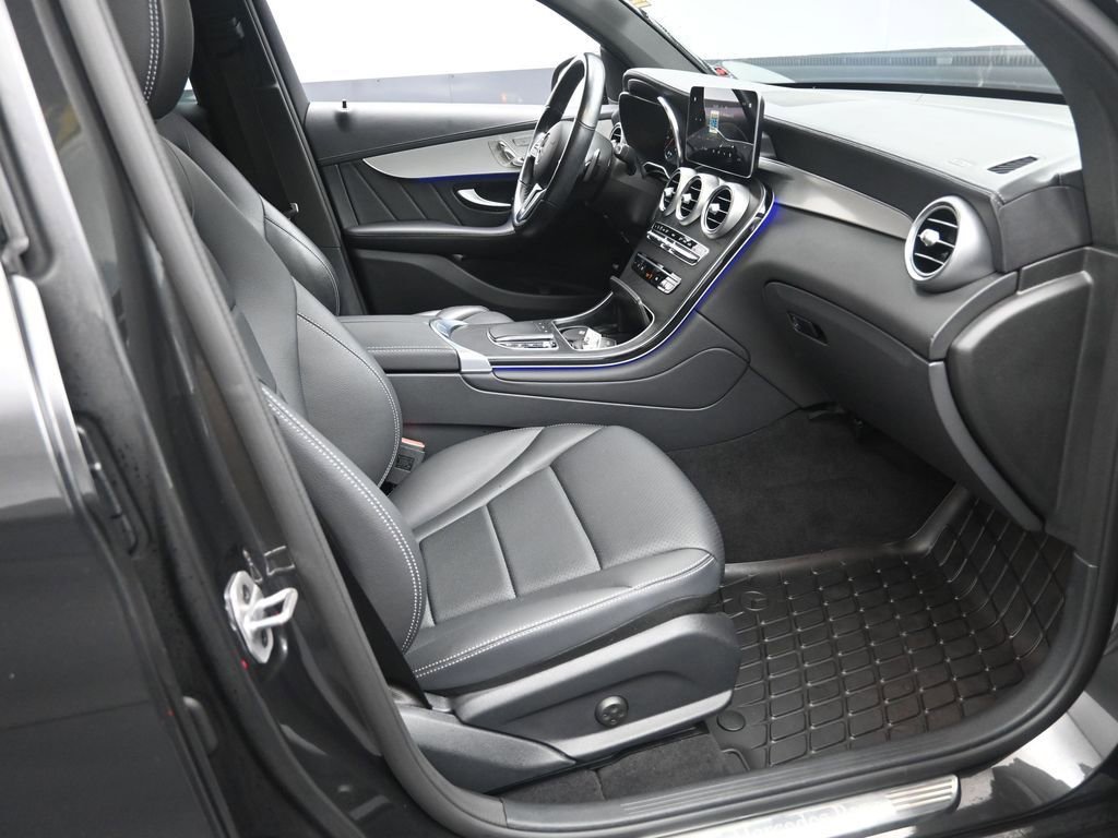Used 2023 Mercedes-Benz GLC 300 4MATIC Coupe image 28