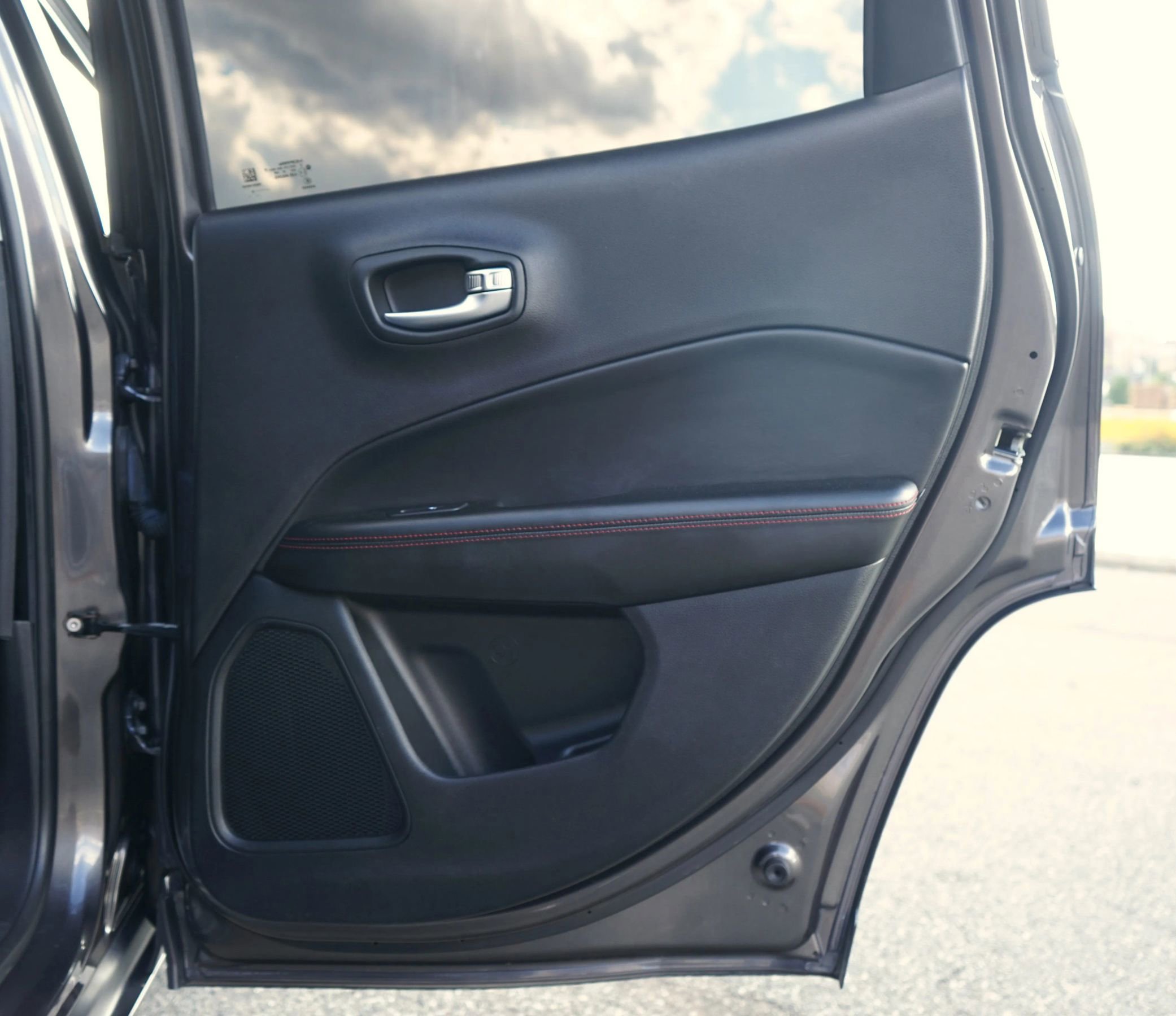 Used 2018 Jeep Compass Trailhawk image 37