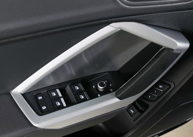 New 2025 Audi Q3 2.0T Premium image 25