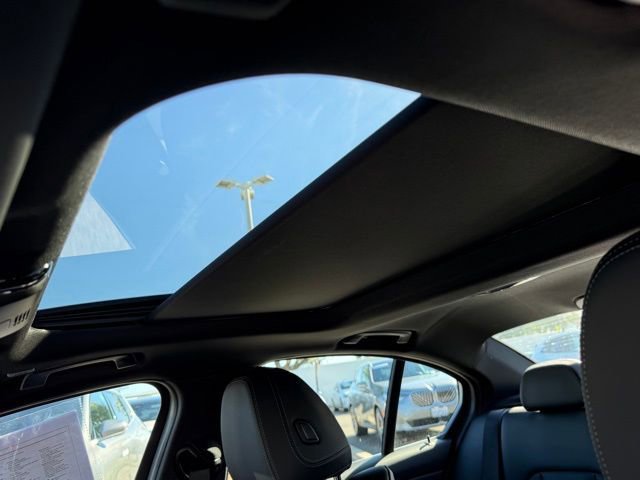 Used 2025 BMW 330i Sedan w/ Convenience Package image 21