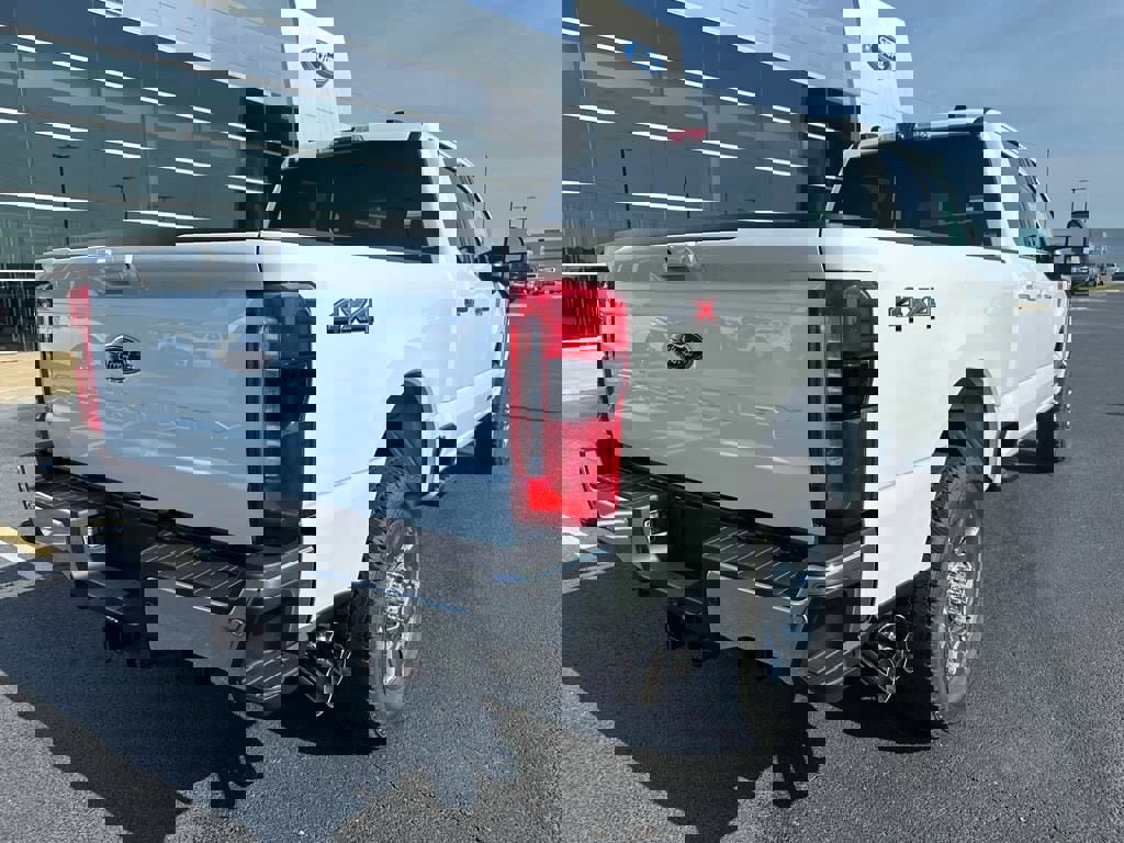 New 2025 Ford F350 Lariat w/ Lariat Ultimate Package image 28