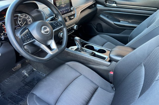 Used 2024 Nissan Altima 2.5 SV FWD image 10