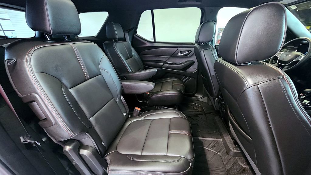 Used 2023 Chevrolet Traverse RS image 45
