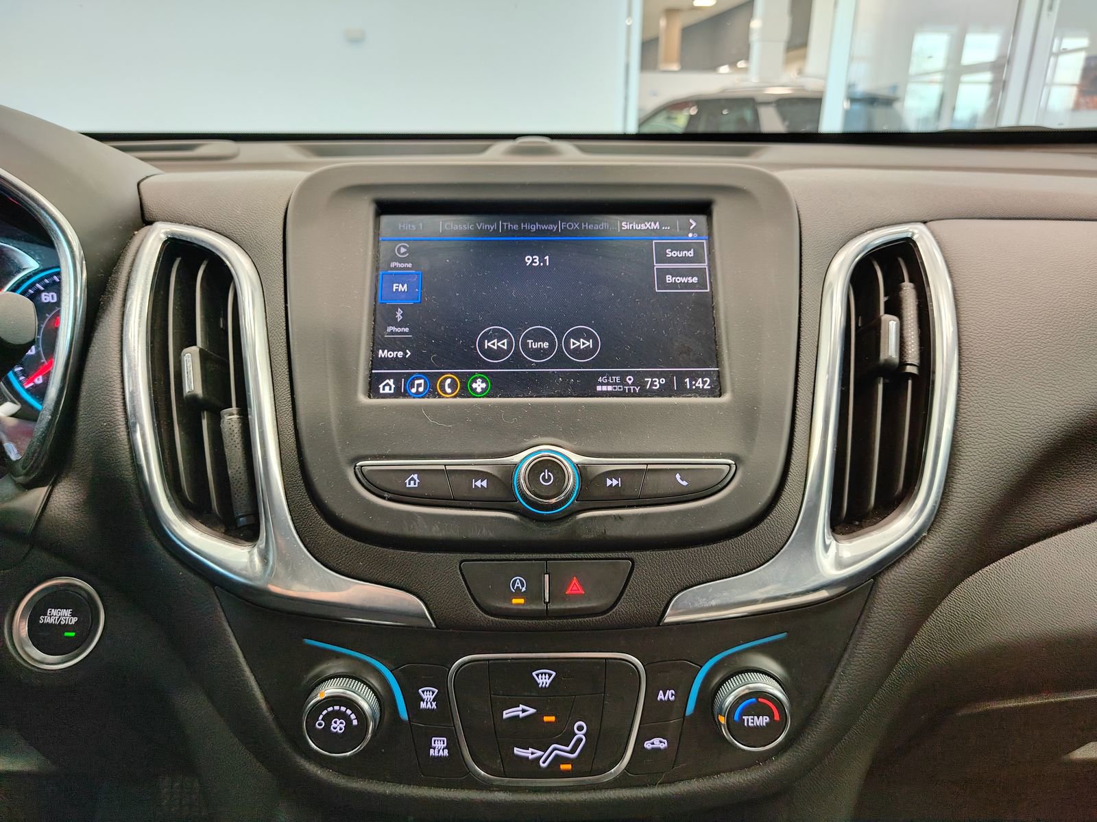 Used 2023 Chevrolet Equinox LT image 17