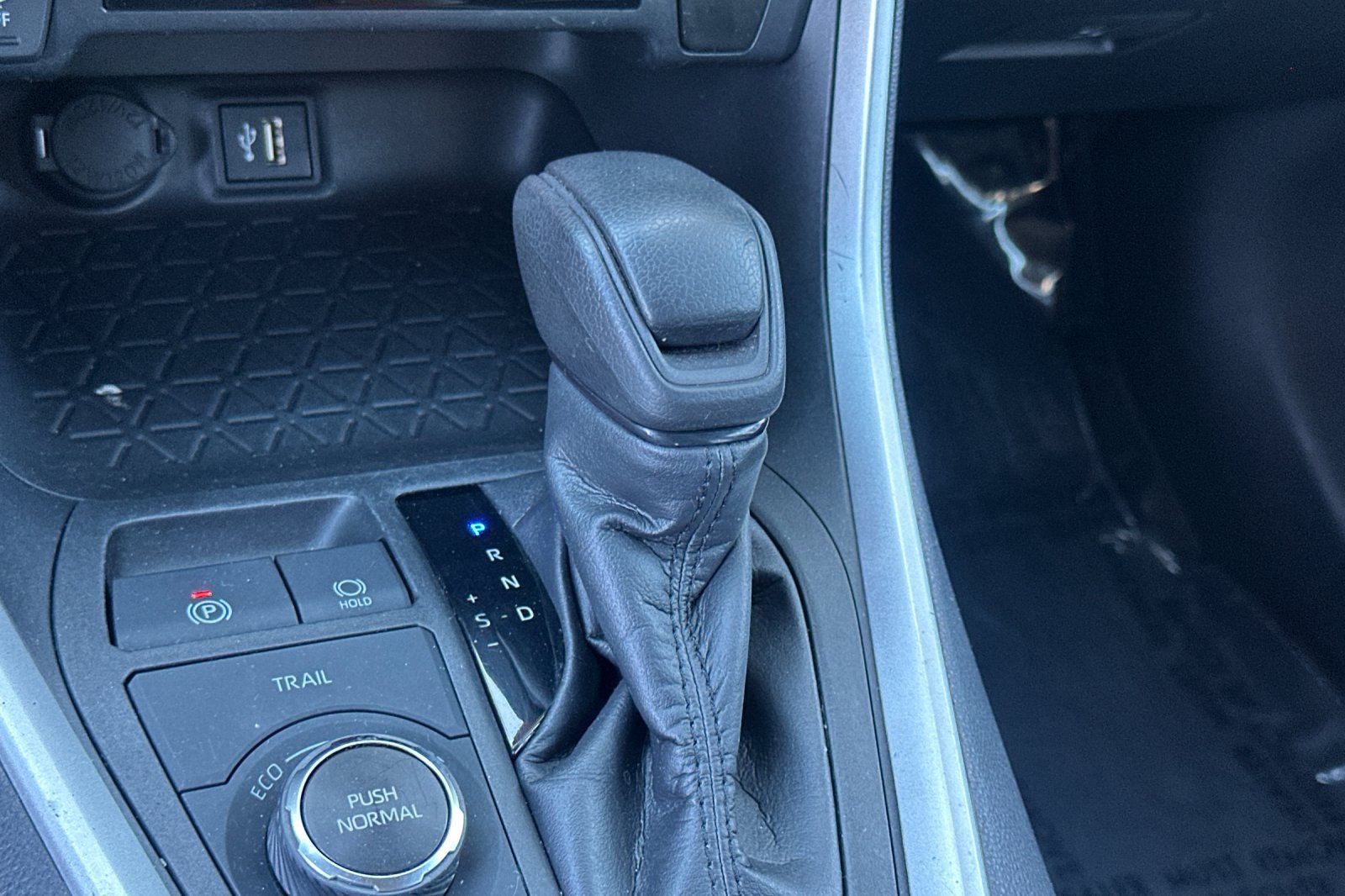 Certified 2023 Toyota RAV4 LE AWD/4WD image 25