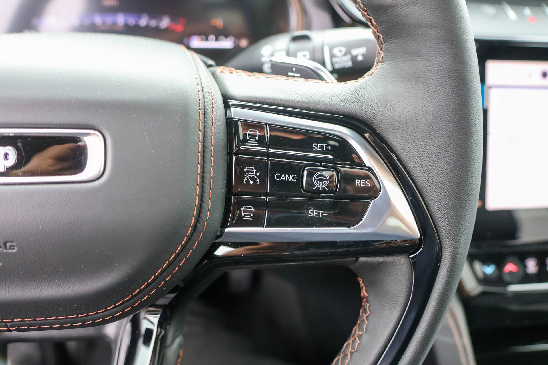 New 2026 Jeep Grand Cherokee L Summit w/ Obsidian Package image 34