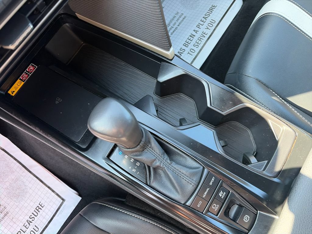 Used 2025 Toyota Camry SE FWD image 23