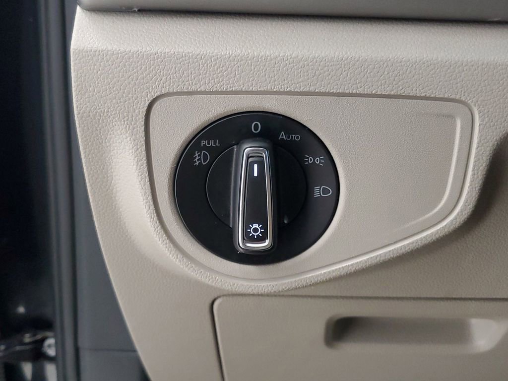 Used 2019 Volkswagen Atlas SEL R-Line image 12