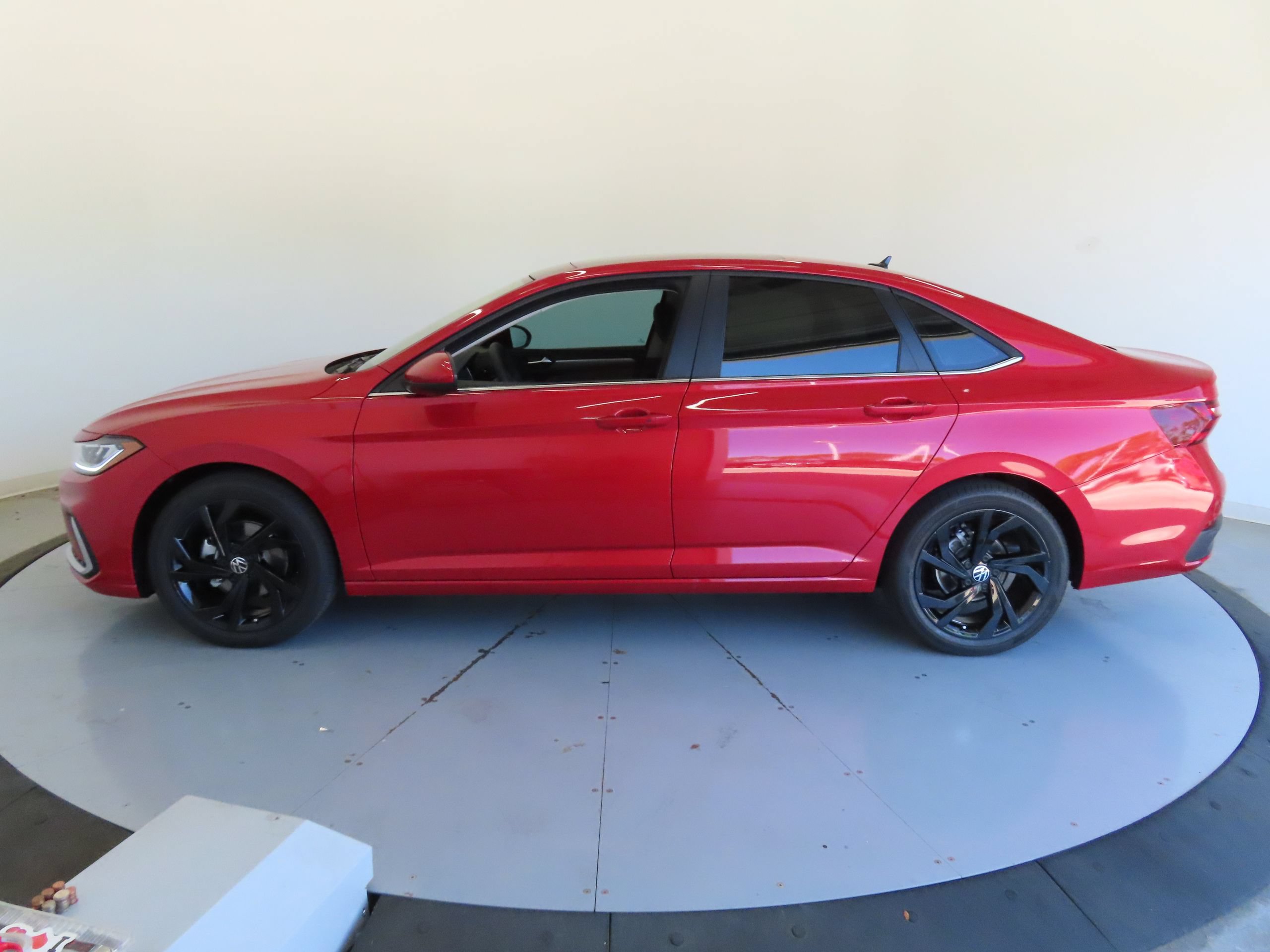 New 2026 Volkswagen Jetta SE FWD image 7