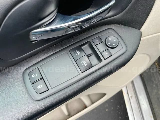 Used 2013 Dodge Grand Caravan SE FWD image 13