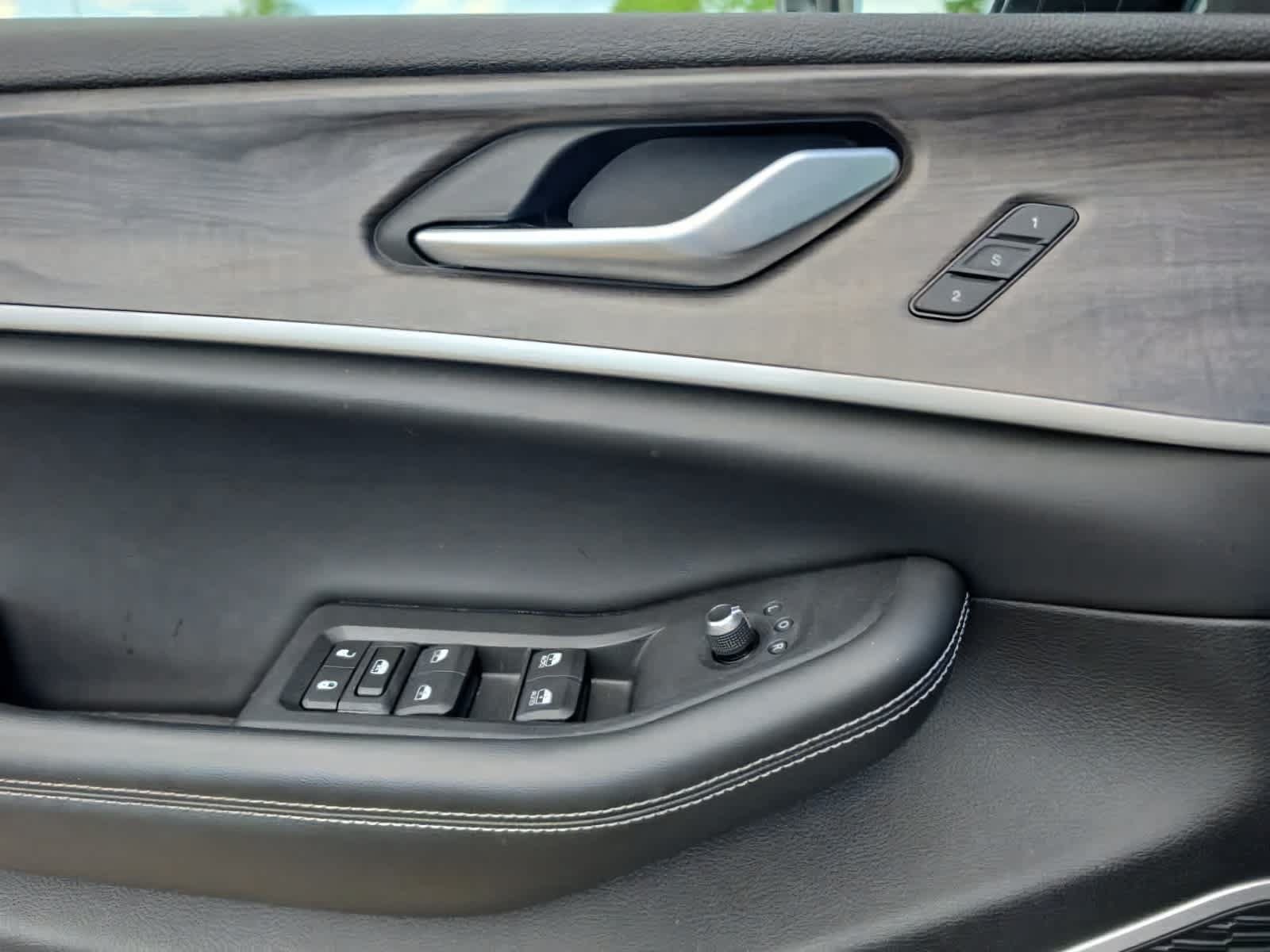 Used 2023 Jeep Grand Cherokee 4WD 4xe image 21