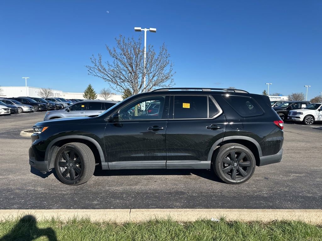 Used 2025 Honda Pilot Black Edition image 8