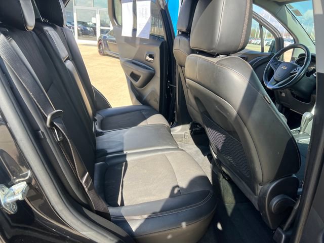 Used 2020 Chevrolet Trax LT w/ LT Convenience Package image 16