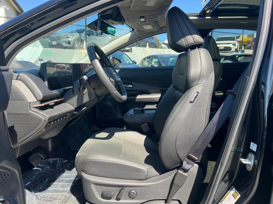Used 2025 Nissan Ariya FWD image 14