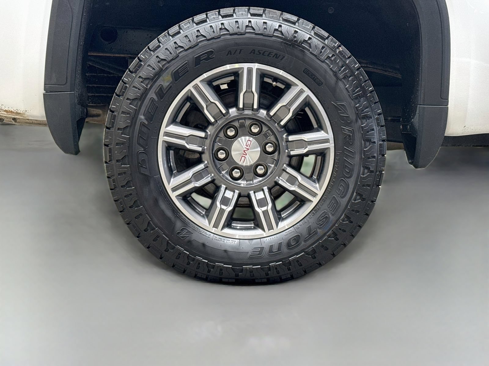 Used 2024 GMC Sierra 1500 AT4 w/ Technology Package AWD/4WD image 35