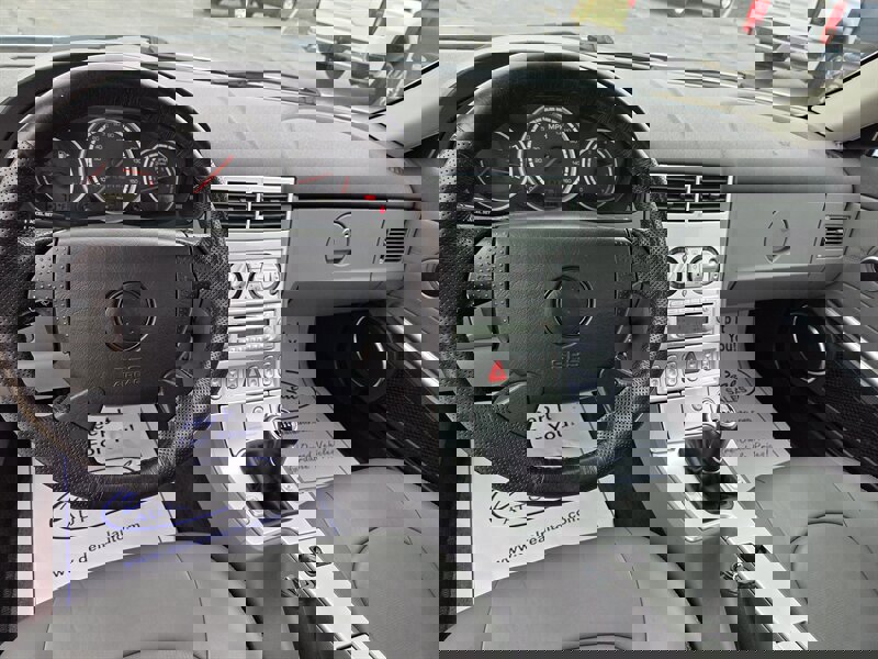 Used 2005 Chrysler Crossfire Limited image 11