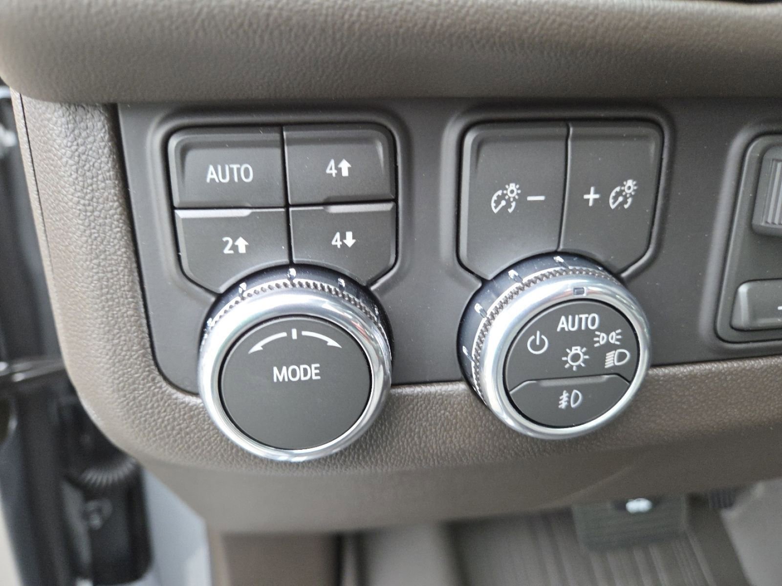 New 2026 GMC Yukon XL Elevation w/ Elevation Premium Package AWD/4WD image 8