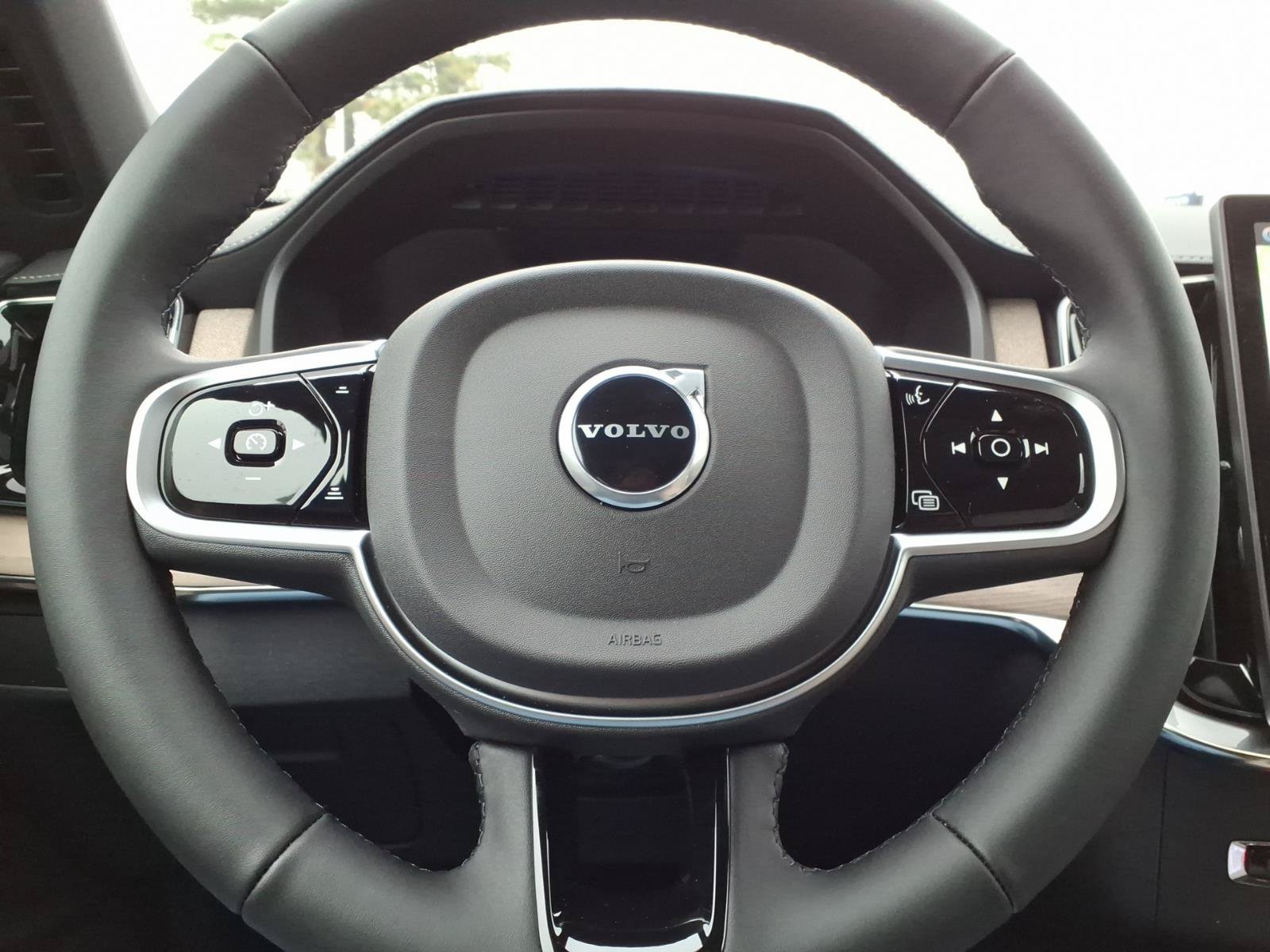 New 2026 Volvo XC90 B6 Plus w/ Protection Package Premier AWD/4WD image 23