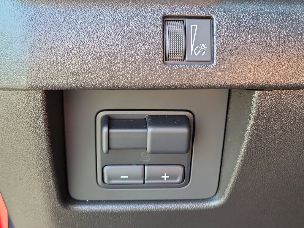 Used 2025 GMC Canyon Elevation w/ Convenience Package RWD image 14