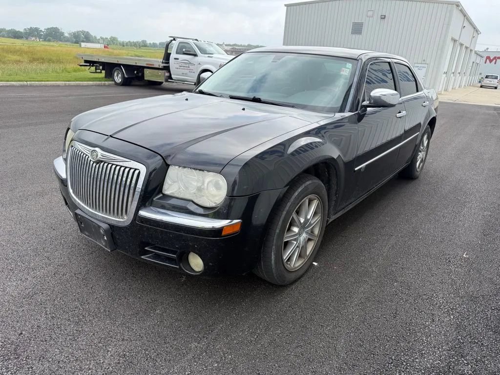 Used 2009 Chrysler 300 C w/ Luxury Group II AWD/4WD image 4