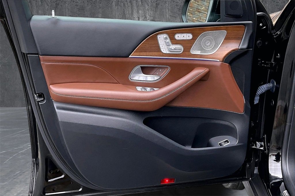 Used 2024 Mercedes-Benz GLS 450 4MATIC image 20