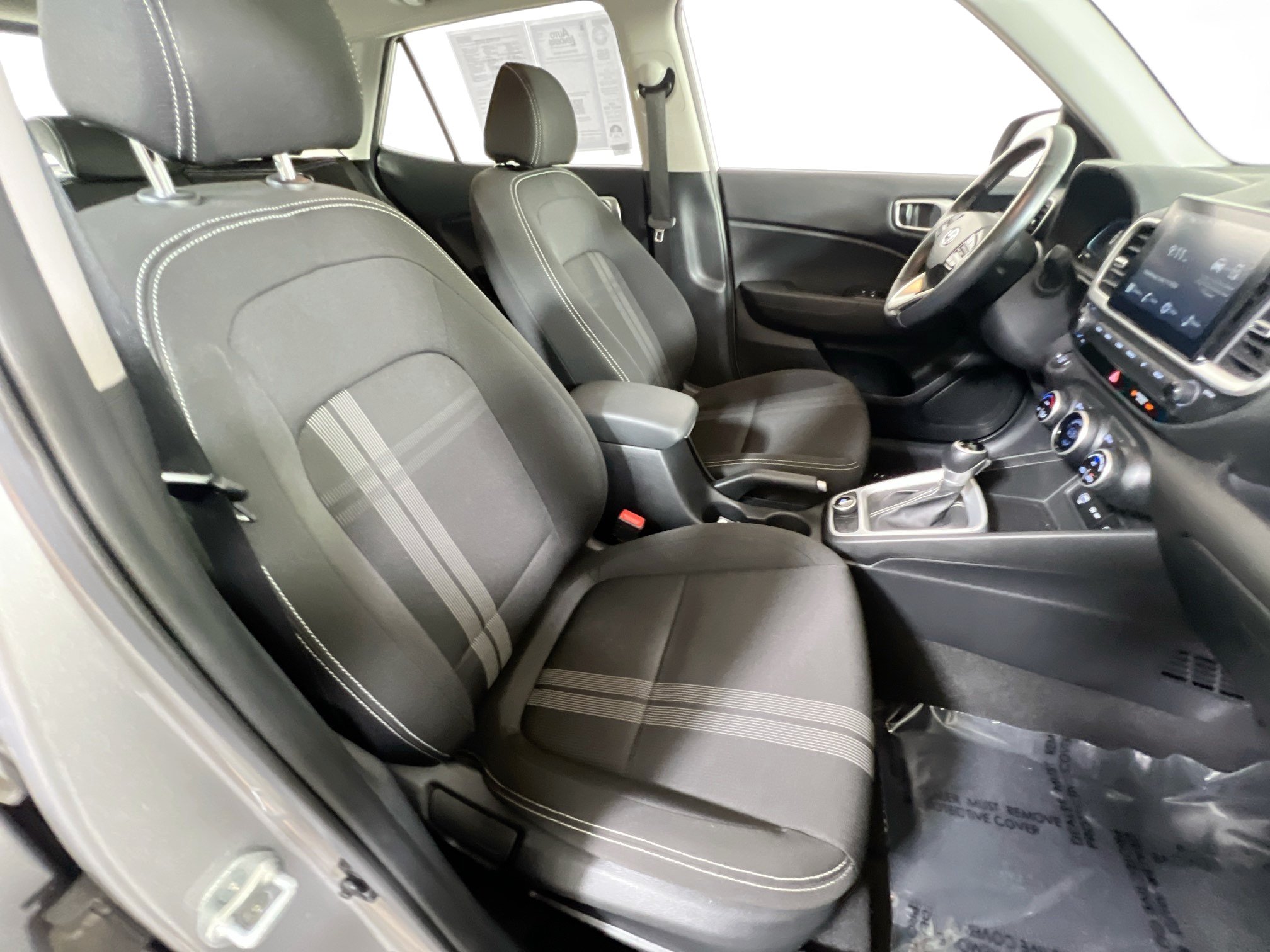 Used 2024 Hyundai Venue SEL FWD image 26