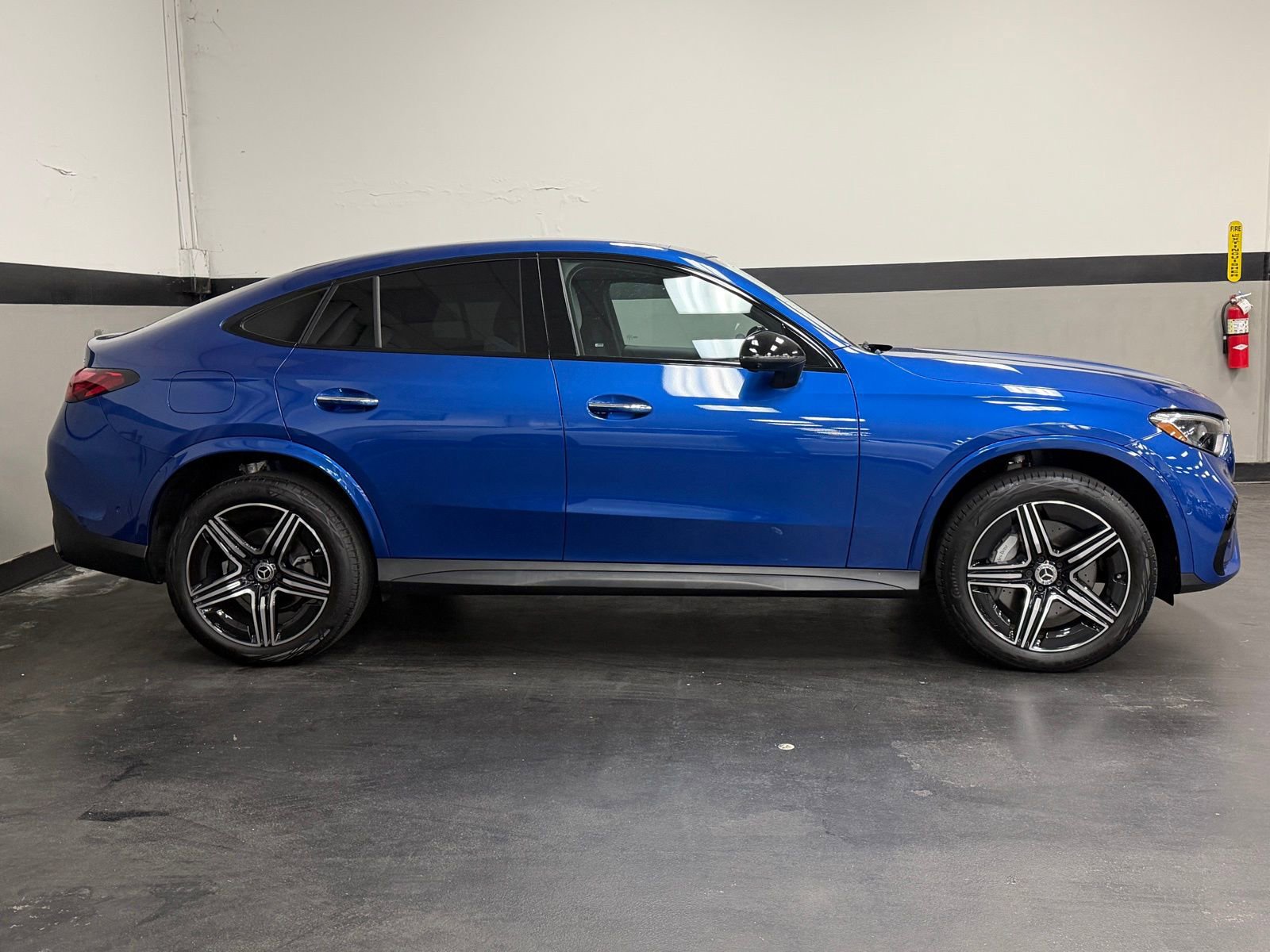 Certified 2025 Mercedes-Benz GLC 300 4MATIC image 5