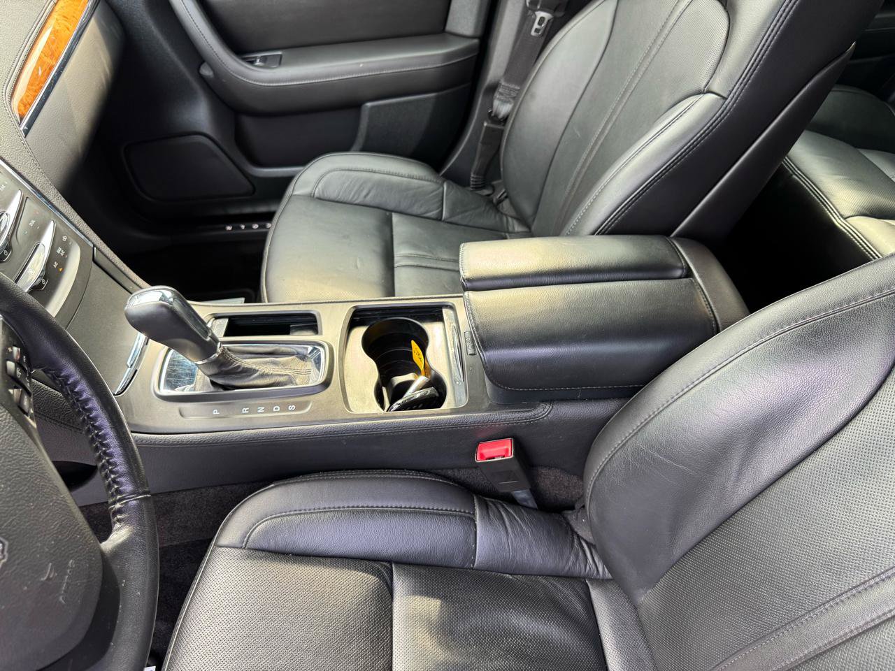 Used 2014 Lincoln MKS FWD image 33