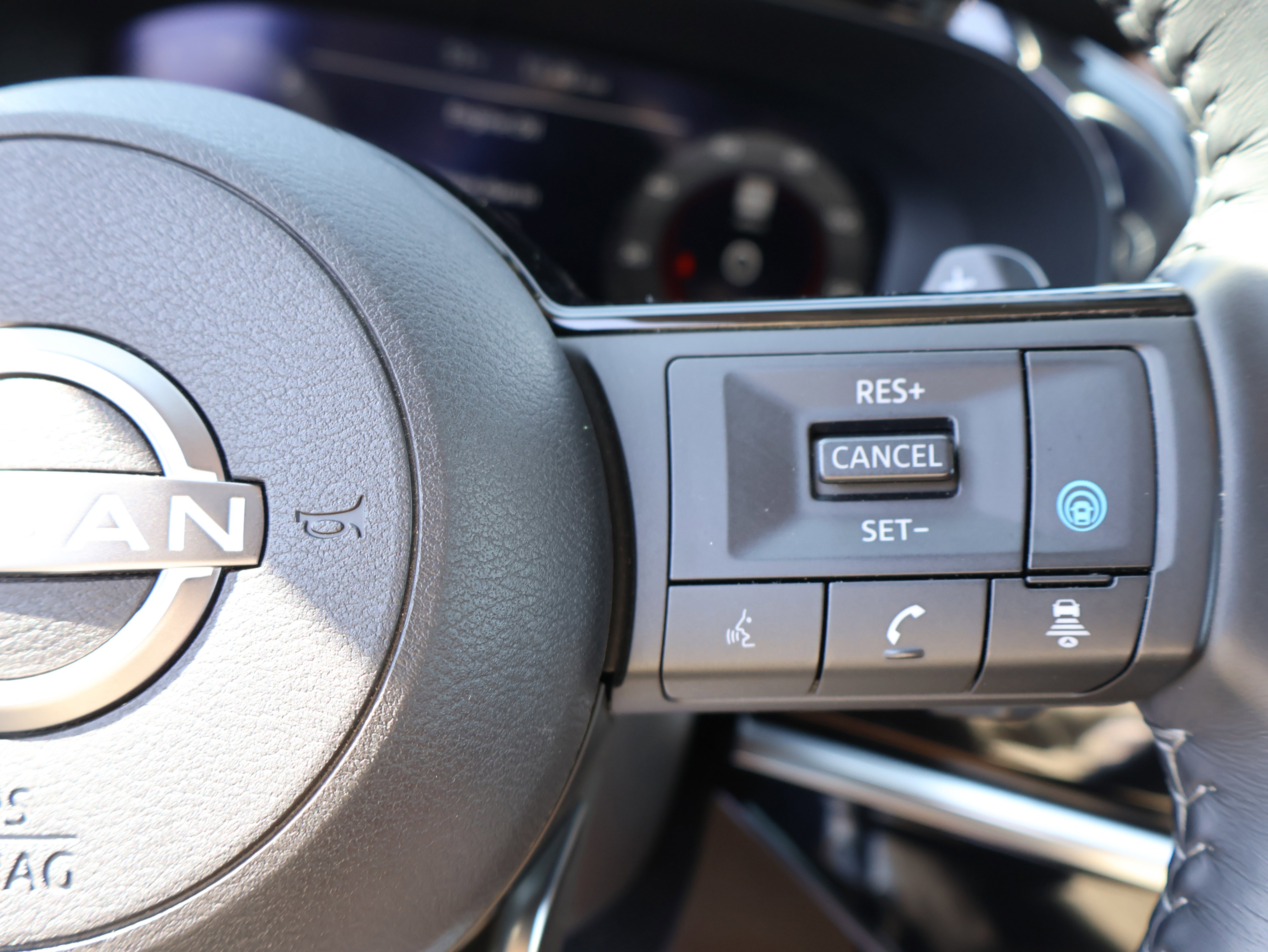 Used 2023 Nissan Pathfinder Platinum w/ Lighting Package (N93) image 36