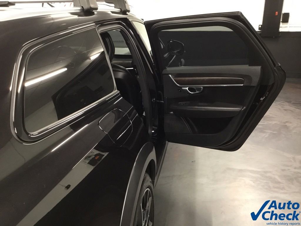 Used 2020 Volvo V90 T6 Cross Country image 34