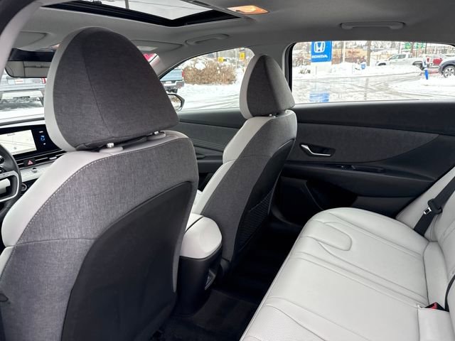 Certified 2025 Hyundai Elantra Limited image 32