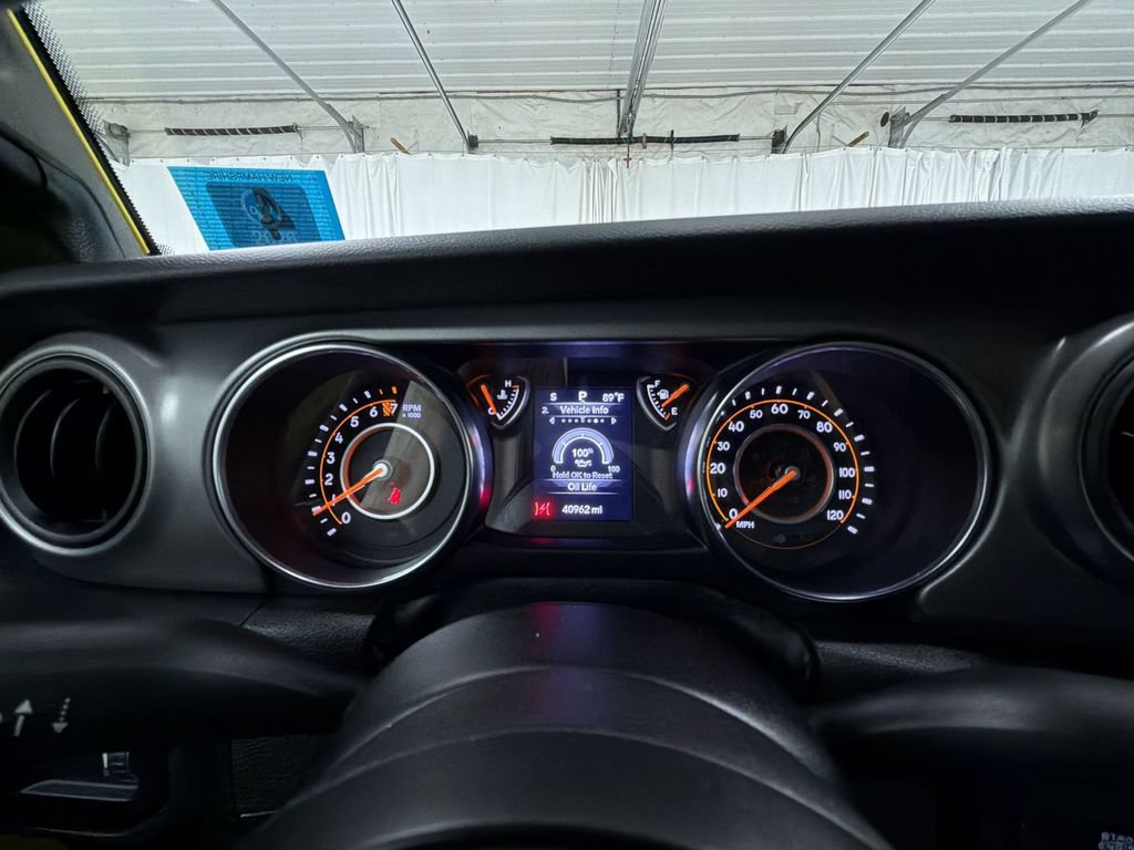 Used 2023 Jeep Gladiator Sport AWD/4WD image 21