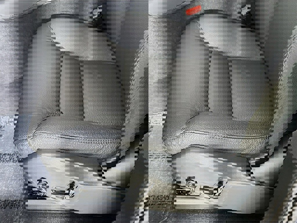 Certified 2025 Volvo XC90 B6 Core image 19