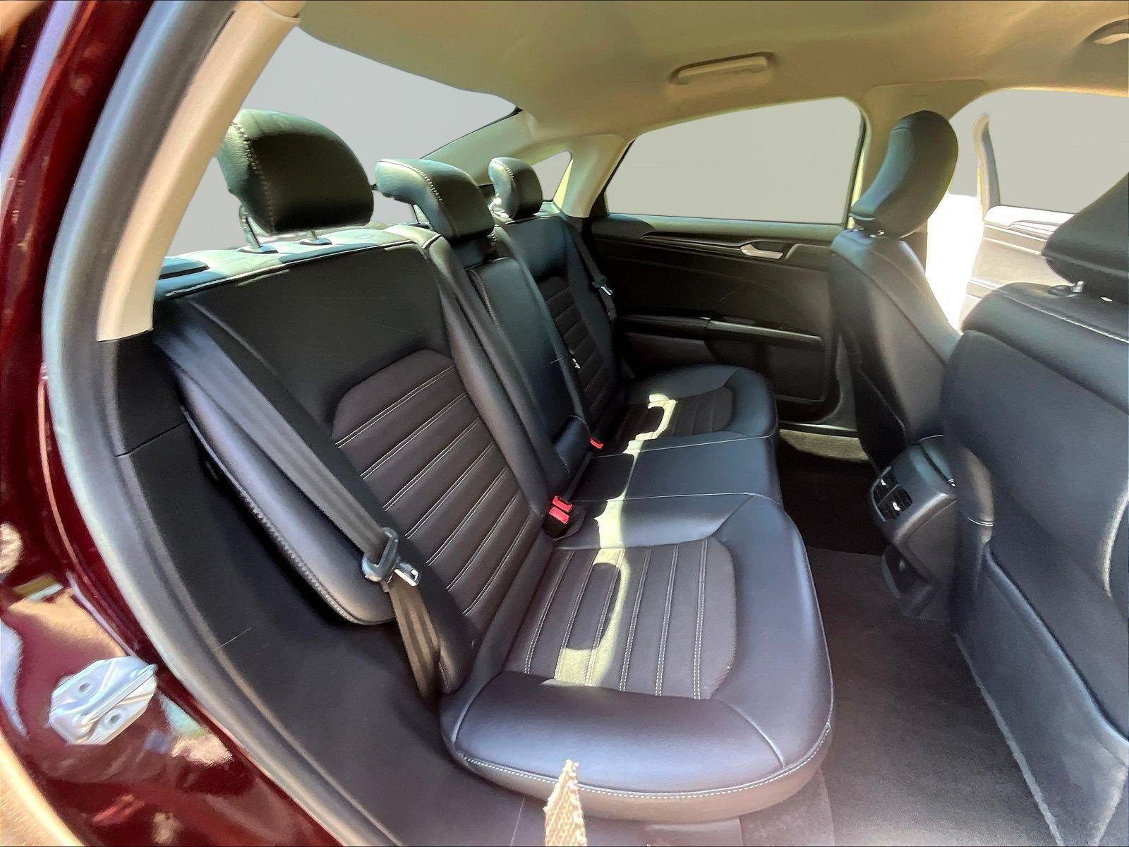 Used 2018 Ford Fusion SE w/ Equipment Group 201A FWD image 25